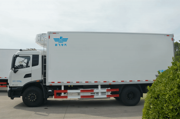 湖北風霜制冷推出開利雙冷機疫苗車(圖1)